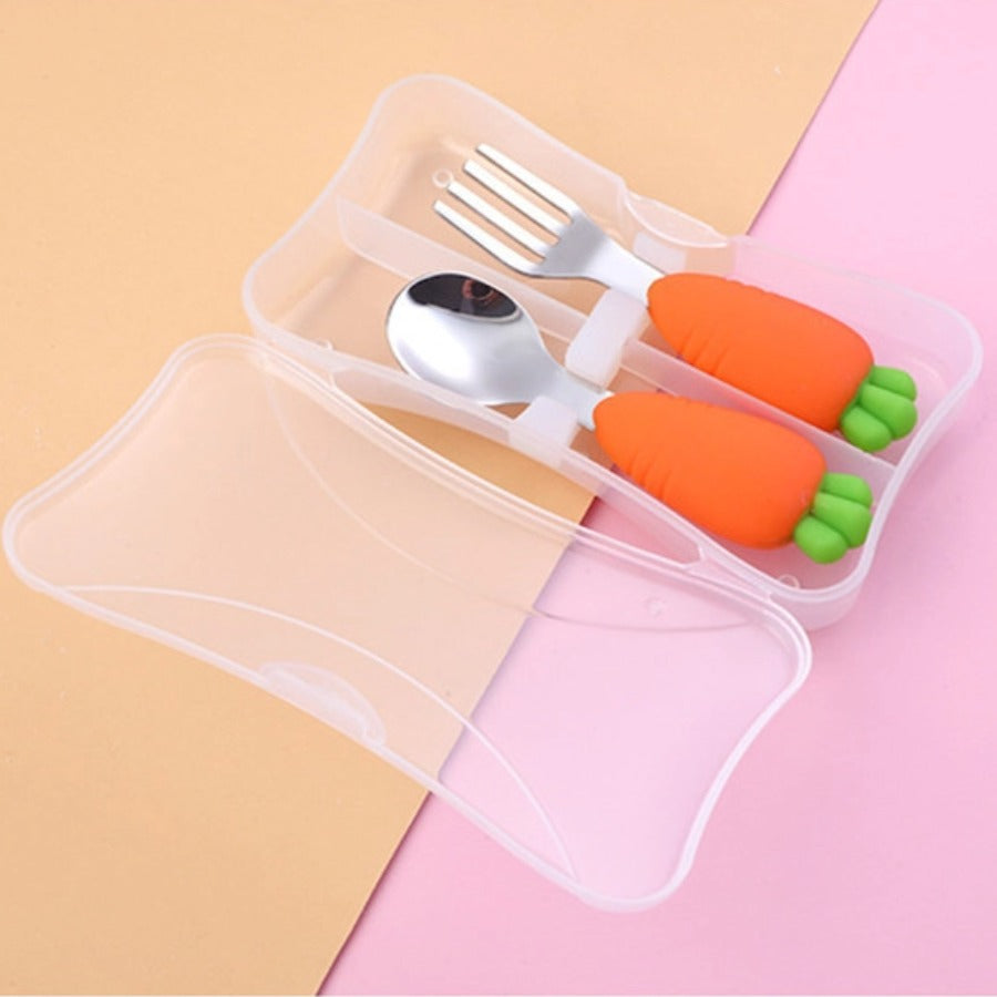 胡萝卜造型儿童硅胶餐盘套装 | 强力防摔吸盘碗+分格辅食碗+围兜+叉勺 | 食品级硅胶婴儿餐具 | 防滑防漏易清洗